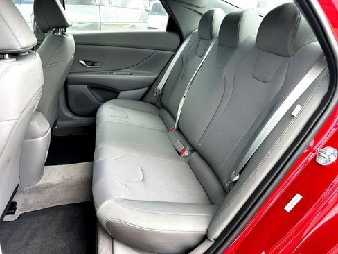 Used 2025 Hyundai Elantra SE w/ Cargo Package FWD image 20