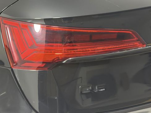 Used 2024 Audi Q5 e Prestige w/ Prestige Package AWD/4WD image 27