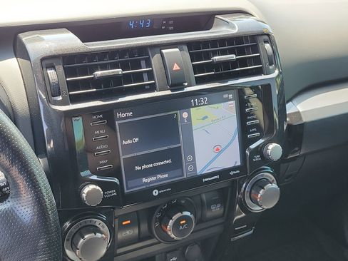 Used 2023 Toyota 4Runner TRD Off-Road Premium w/ Moonroof Package AWD/4WD image 29