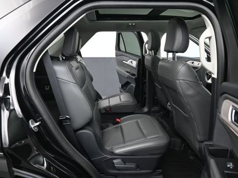 Certified 2025 Ford Explorer Active w/ Active Comfort Package AWD/4WD image 25