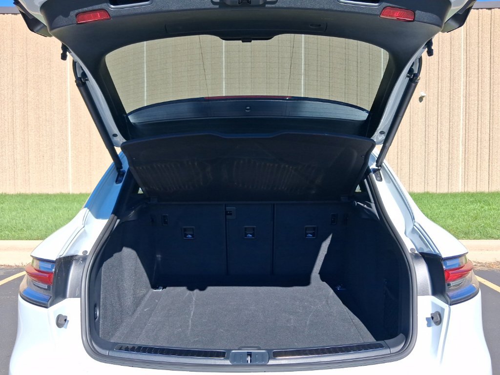 Certified 2024 Porsche Macan S AWD/4WD image 18