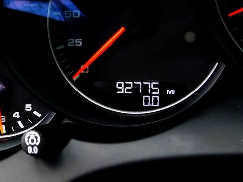 Used 2017 Porsche Cayenne Platinum Edition image 28