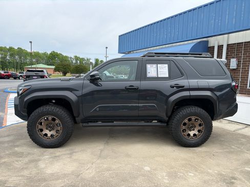 Used 2025 Toyota 4Runner Trailhunter AWD/4WD image 2
