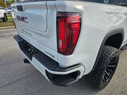 Used 2025 GMC Sierra 1500 AT4 w/ AT4 Premium Package image 13