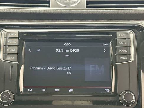 Used 2016 Volkswagen Passat 1.8T SE FWD image 11