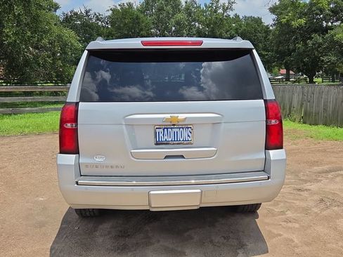 Used 2016 Chevrolet Suburban LTZ RWD image 42
