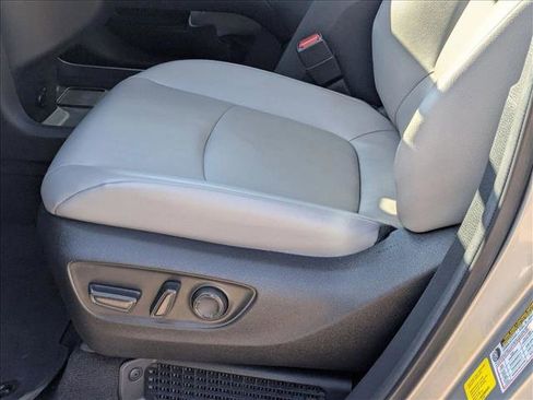 Used 2025 Toyota Sienna XLE image 15