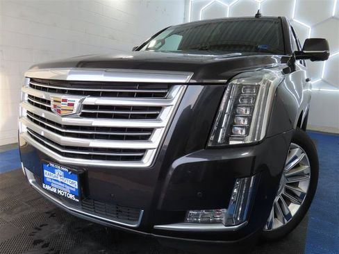 Used 2018 Cadillac Escalade ESV Platinum AWD/4WD image 1