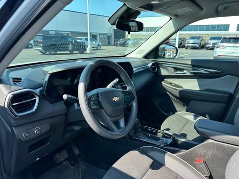 Used 2024 Chevrolet TrailBlazer LS w/ LS Convenience Package FWD image 35