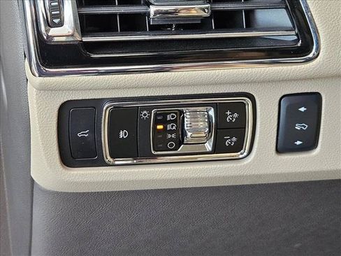 Used 2024 Lincoln Navigator Reserve AWD/4WD image 13