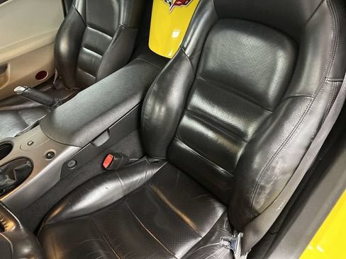 Used 2006 Chevrolet Corvette Convertible w/ Preferred Equipment Group RWD image 19