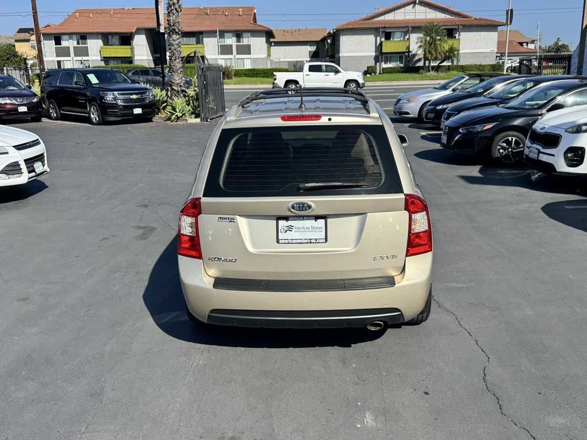 Used 2007 Kia Rondo EX w/ Premium Pkg FWD image 4