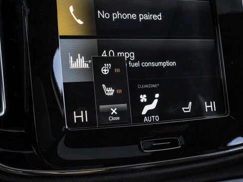 Used 2021 Volvo XC40 T4 R-Design image 31