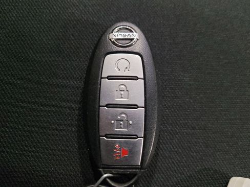 Used 2017 Nissan Pathfinder SV w/ SV Cold Weather Package AWD/4WD image 32