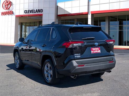 Used 2023 Toyota RAV4 XLE w/ Convenience Package image 5