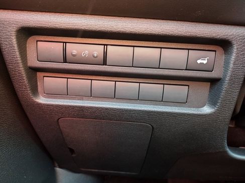 New 2025 Mitsubishi Outlander SE image 24