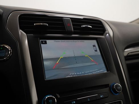 Used 2017 Ford Fusion SE w/ Fusion SE Technology Package image 25