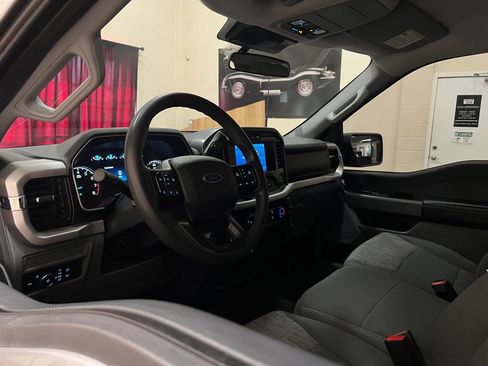 Used 2023 Ford F150 XLT RWD image 11