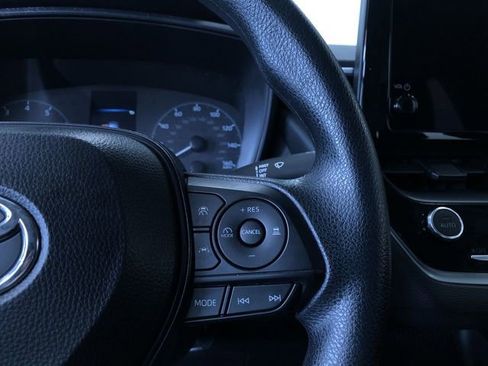 Used 2025 Toyota Corolla LE image 27