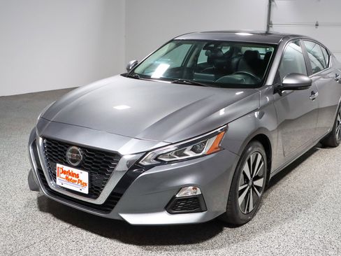 Used 2021 Nissan Altima 2.5 SV w/ SV Premium Package FWD image 30
