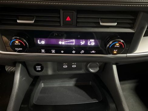 Certified 2024 Nissan Rogue SV AWD/4WD image 19