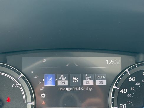 Used 2021 Toyota Highlander XLE AWD/4WD image 33