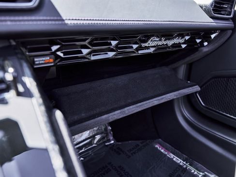 Used 2024 Lamborghini Huracan EVO image 71