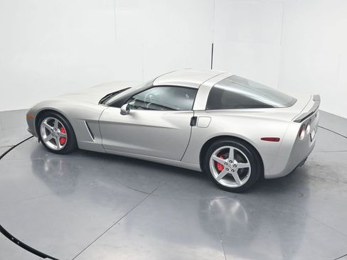 Used 2005 Chevrolet Corvette Coupe w/ Preferred Equipment Group RWD image 43