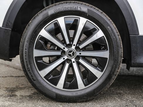 Used 2021 Mercedes-Benz GLB 250 w/ Premium Package image 11