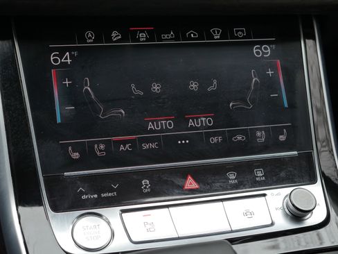 Used 2019 Audi Q8 Prestige image 16