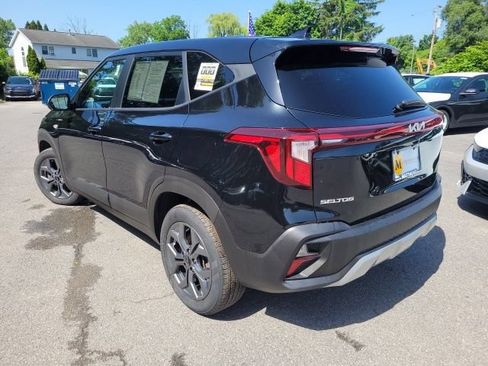 Used 2024 Kia Seltos LX AWD/4WD image 3