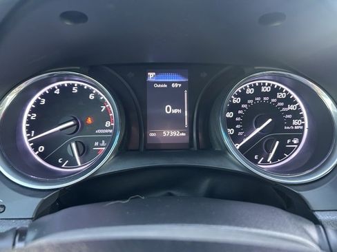 Used 2018 Toyota Camry SE image 16