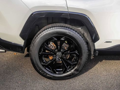 Used 2022 Toyota RAV4 XSE image 6