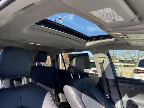 Used 2023 Toyota Highlander XLE image 33