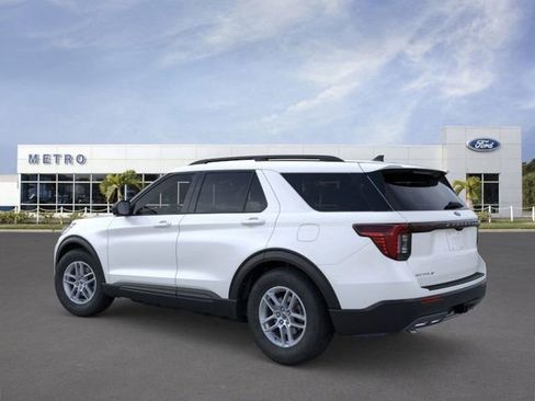 New 2026 Ford Explorer Active w/ Active Comfort Package image 4