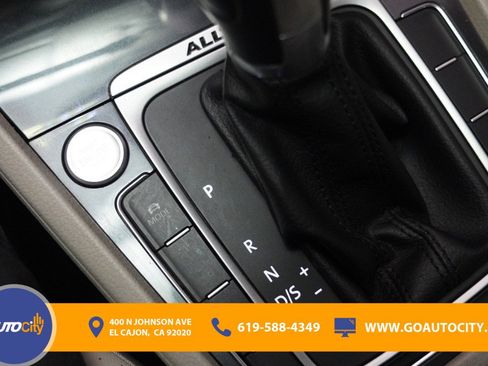 Used 2018 Volkswagen Golf S image 23