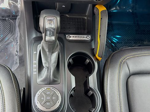 Used 2024 Ford Bronco Badlands image 17