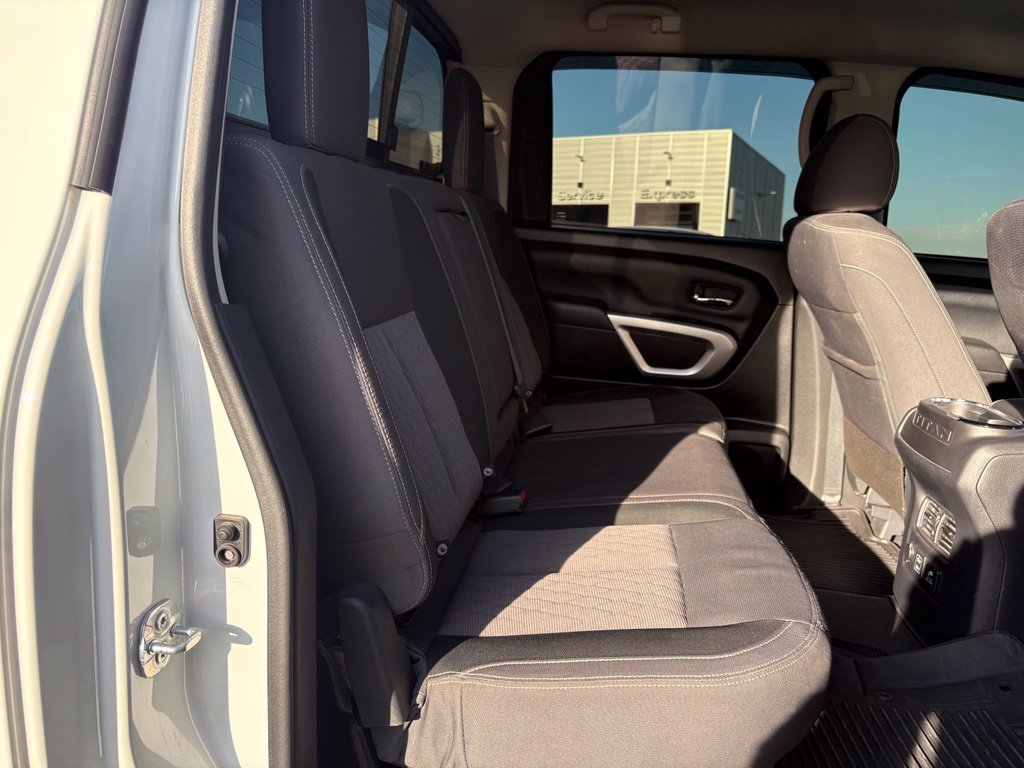 Used 2024 Nissan Titan SV w/ SV Convenience Package AWD/4WD image 20