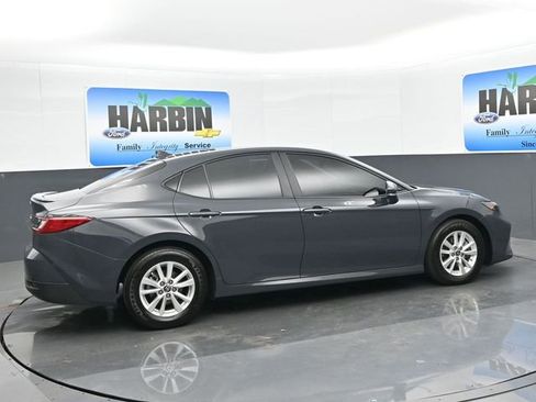 Used 2025 Toyota Camry LE image 6