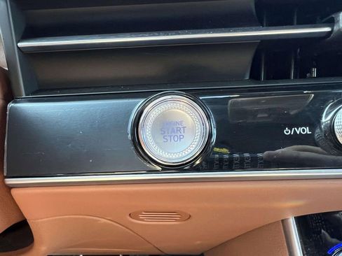 Certified 2026 Genesis GV70 2.5T Advanced AWD/4WD image 29