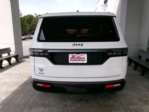 New 2026 Jeep Grand Wagoneer Limited AWD/4WD image 22