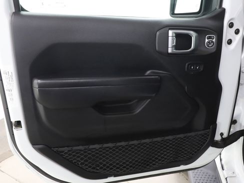 Used 2020 Jeep Wrangler Sport AWD/4WD image 16