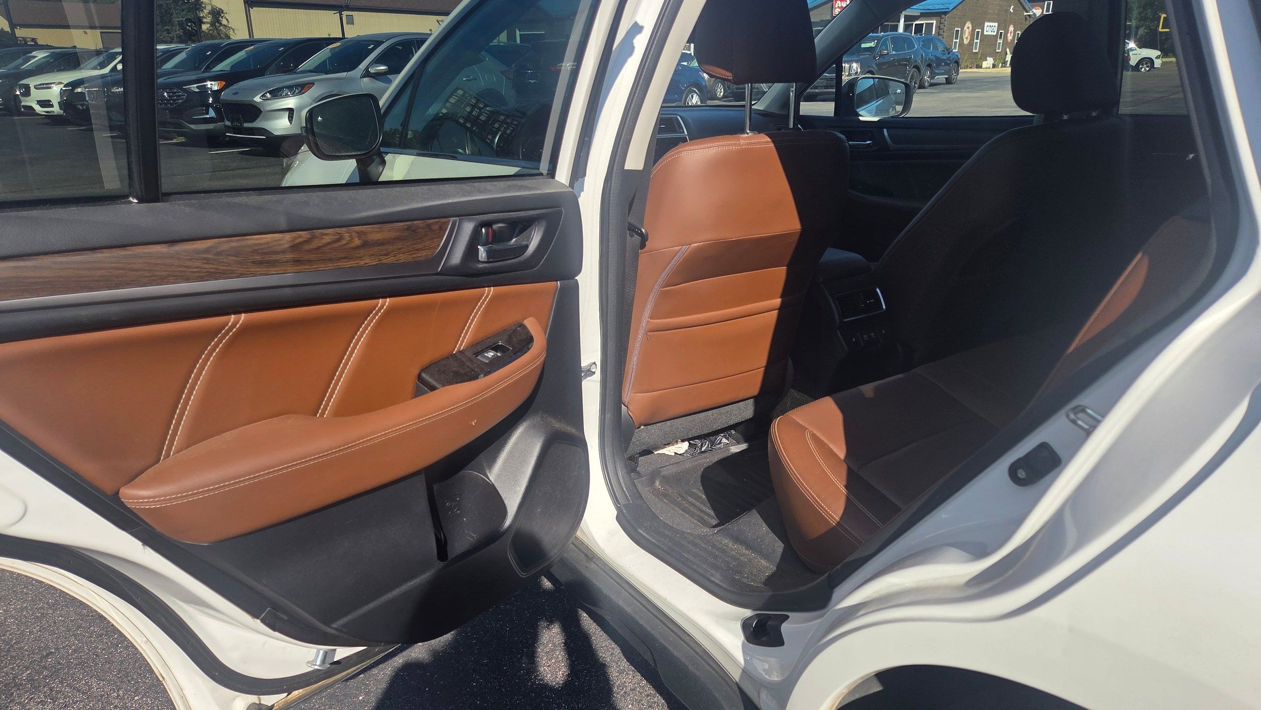 Used 2019 Subaru Outback 3.6R Touring AWD/4WD image 11