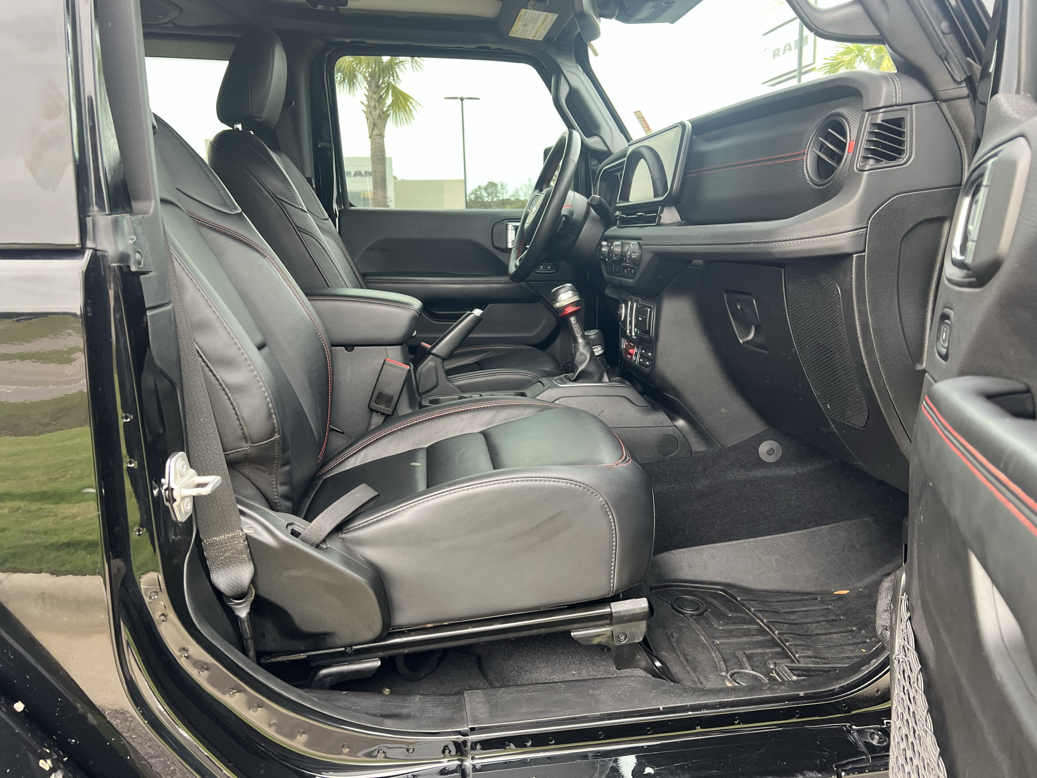 Certified 2024 Jeep Wrangler Rubicon AWD/4WD image 12