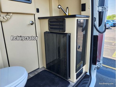 Used 2021 Mercedes-Benz Sprinter 2500 image 4