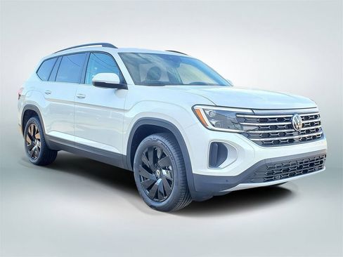 New 2026 Volkswagen Atlas SE FWD image 2