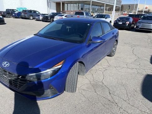 Used 2023 Hyundai Elantra Limited FWD image 3