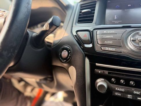 Used 2017 Nissan Pathfinder S AWD/4WD image 23