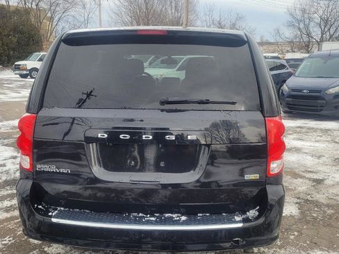 Used 2019 Dodge Grand Caravan SE w/ UConnect Hands-Free Group image 7