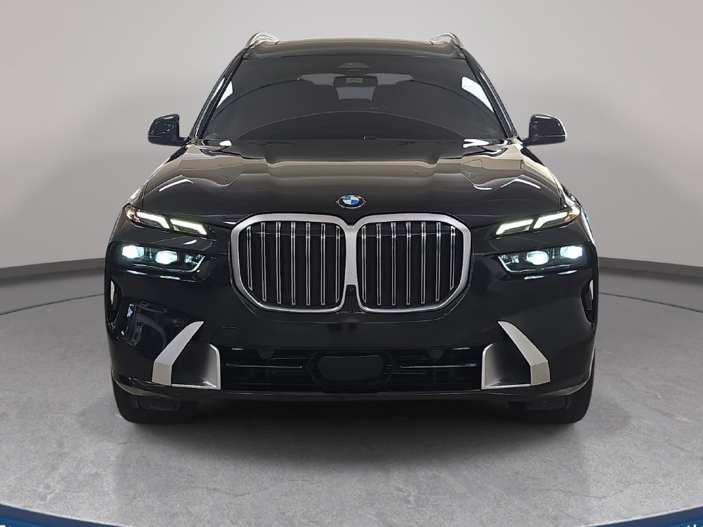 Used 2024 BMW X7 xDrive40i w/ Premium Package AWD/4WD image 3